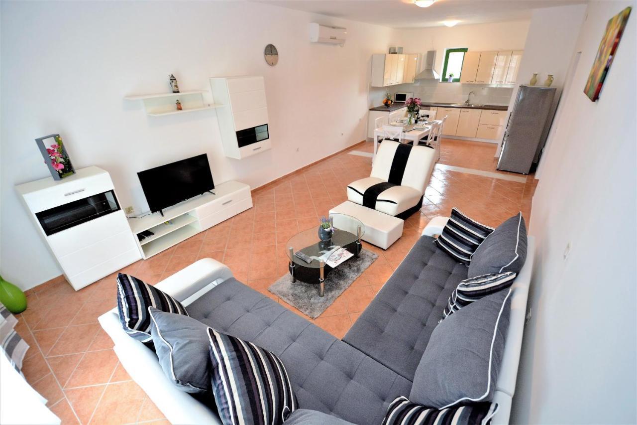 Villa Allegro Sukošan Exteriör bild