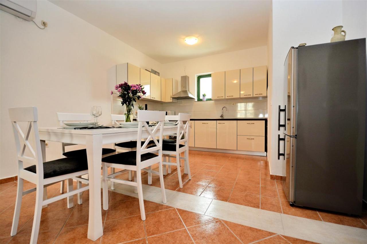 Villa Allegro Sukošan Exteriör bild