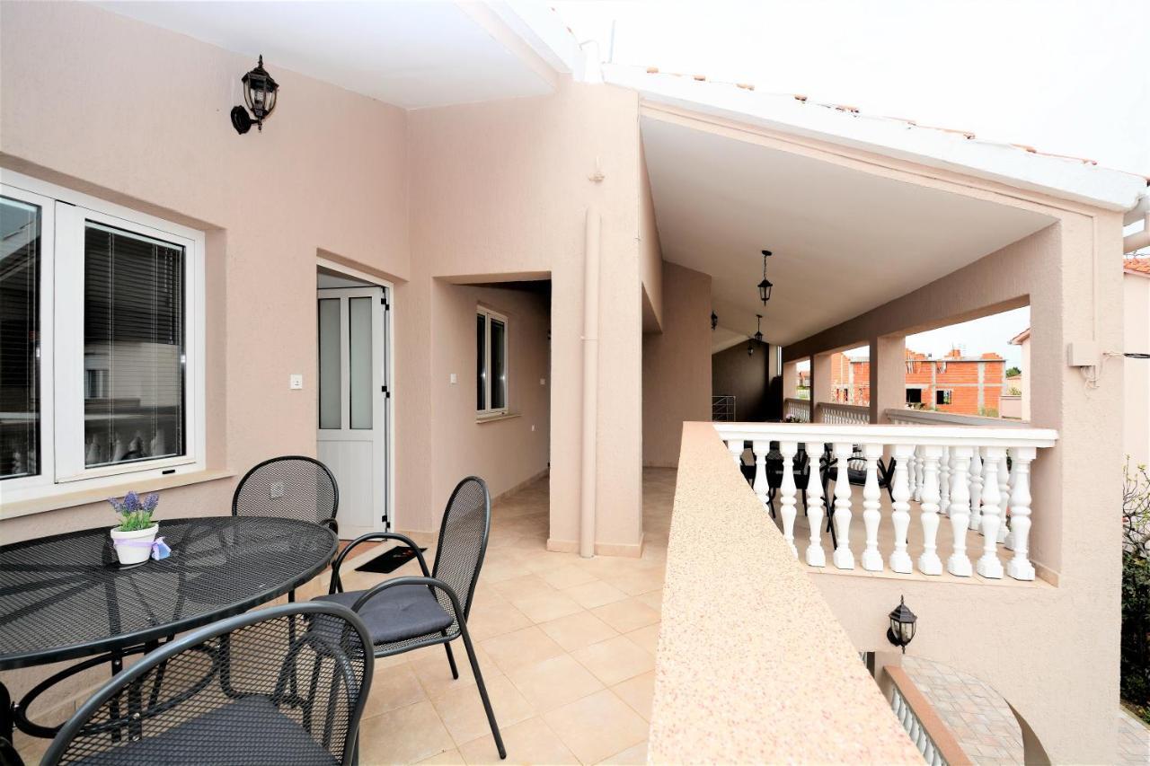 Villa Allegro Sukošan Exteriör bild